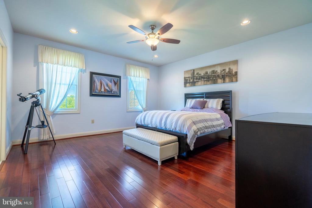 104 Usher Ln