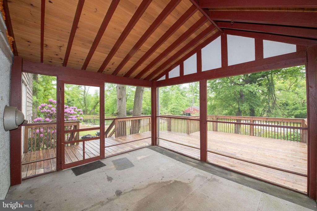 927 Herman Rd