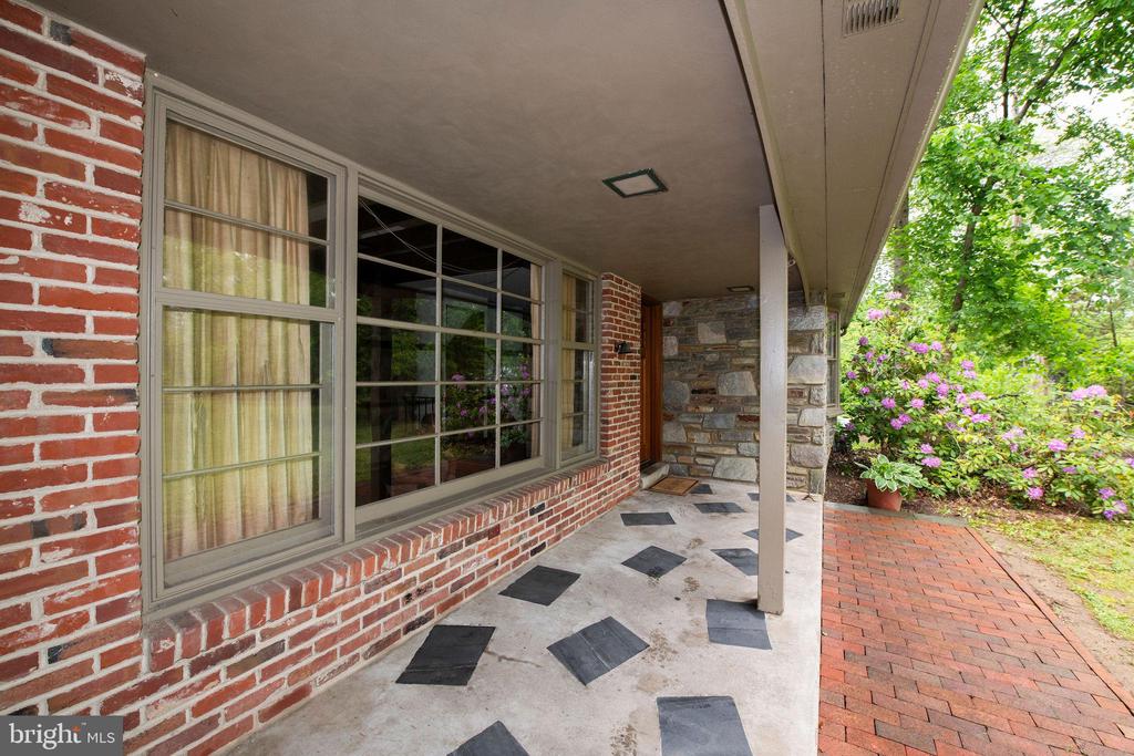 927 Herman Rd