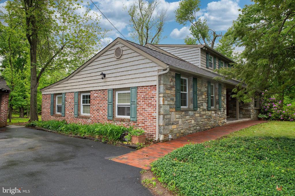 927 Herman Rd