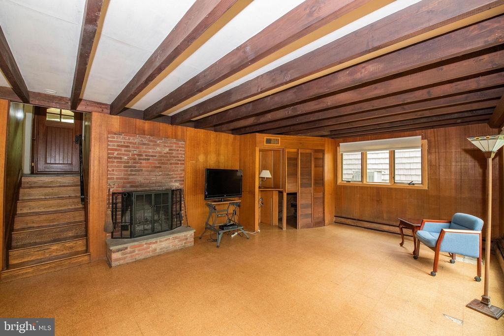 927 Herman Rd