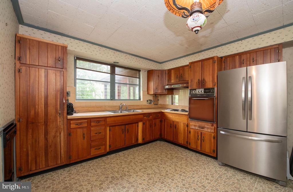 927 Herman Rd