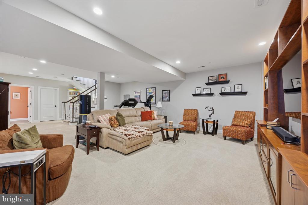 514 Valley Green Ct