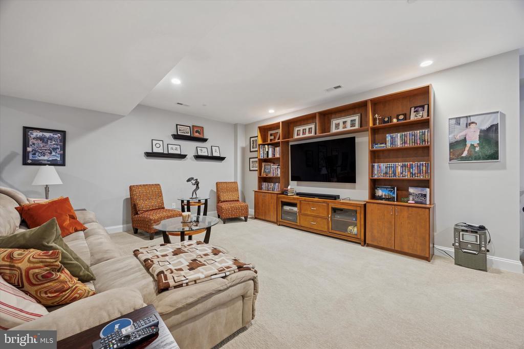 514 Valley Green Ct