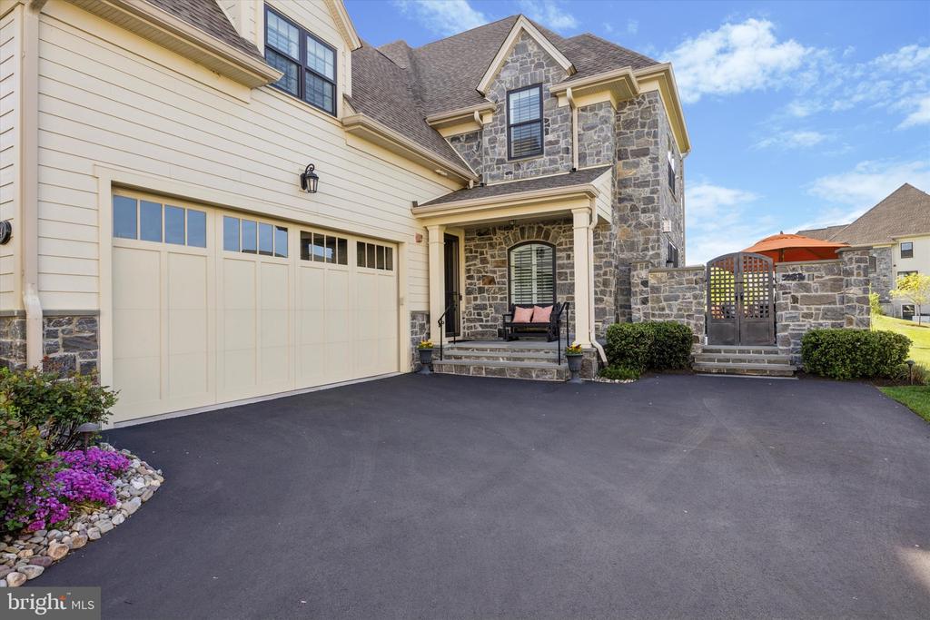 514 Valley Green Ct