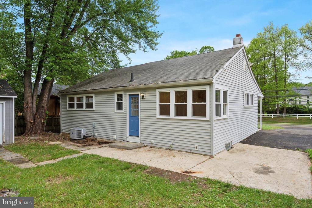3338 Philmont Ave