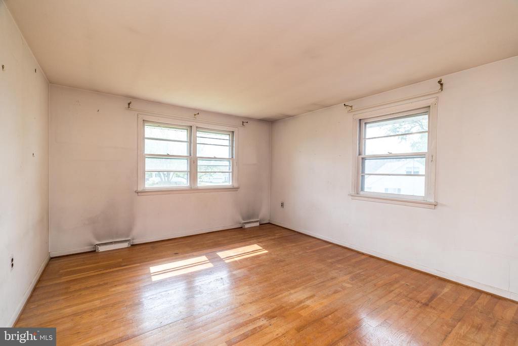 937 General Nash Dr