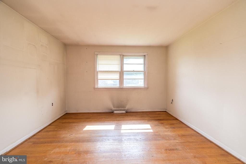937 General Nash Dr
