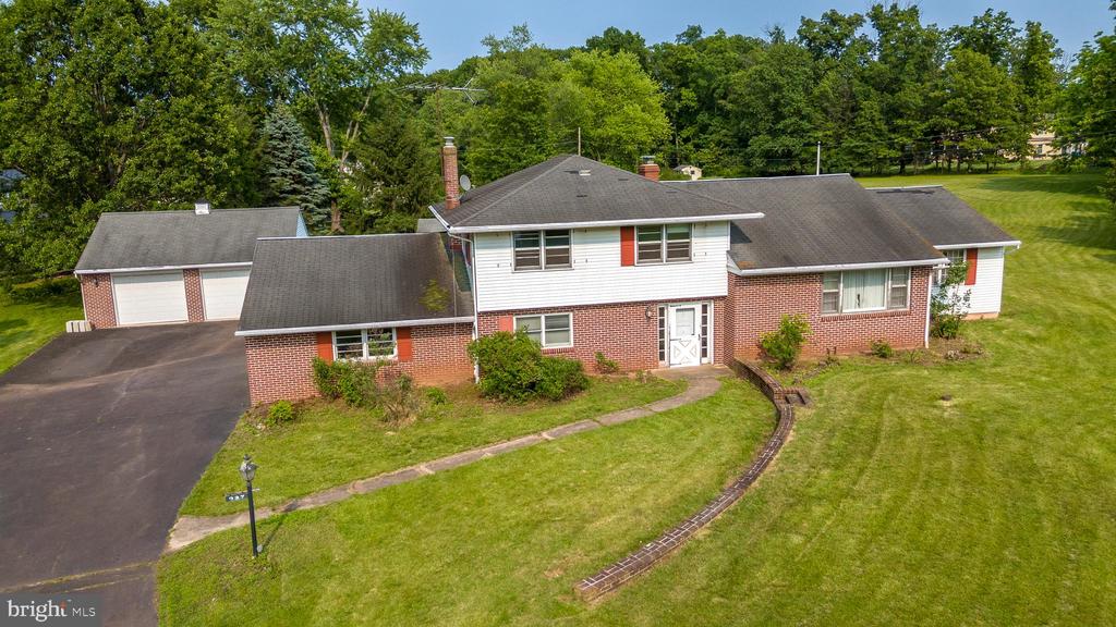 937 General Nash Dr