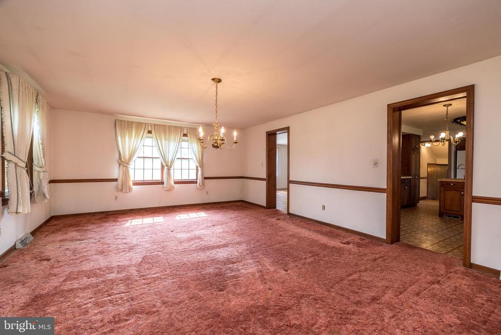 937 General Nash Dr