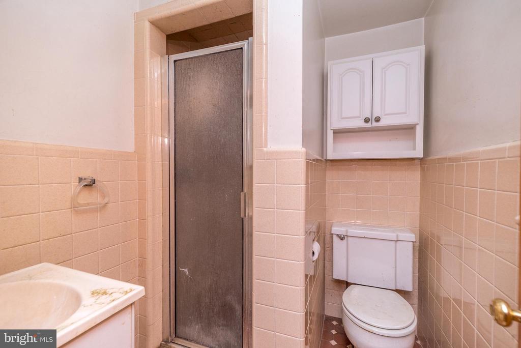 937 General Nash Dr