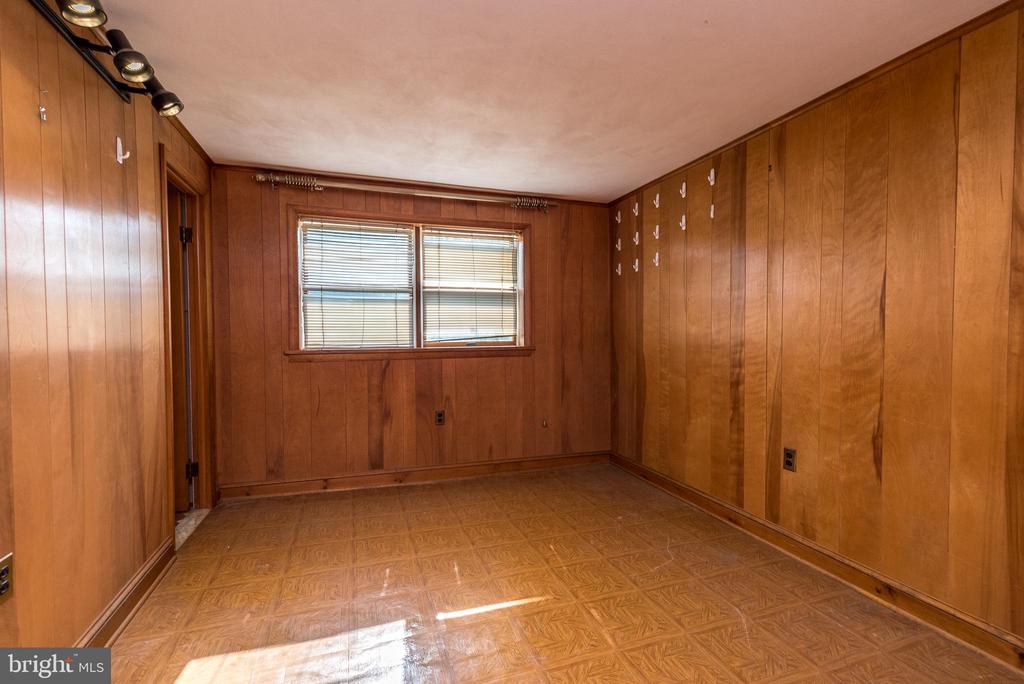 937 General Nash Dr