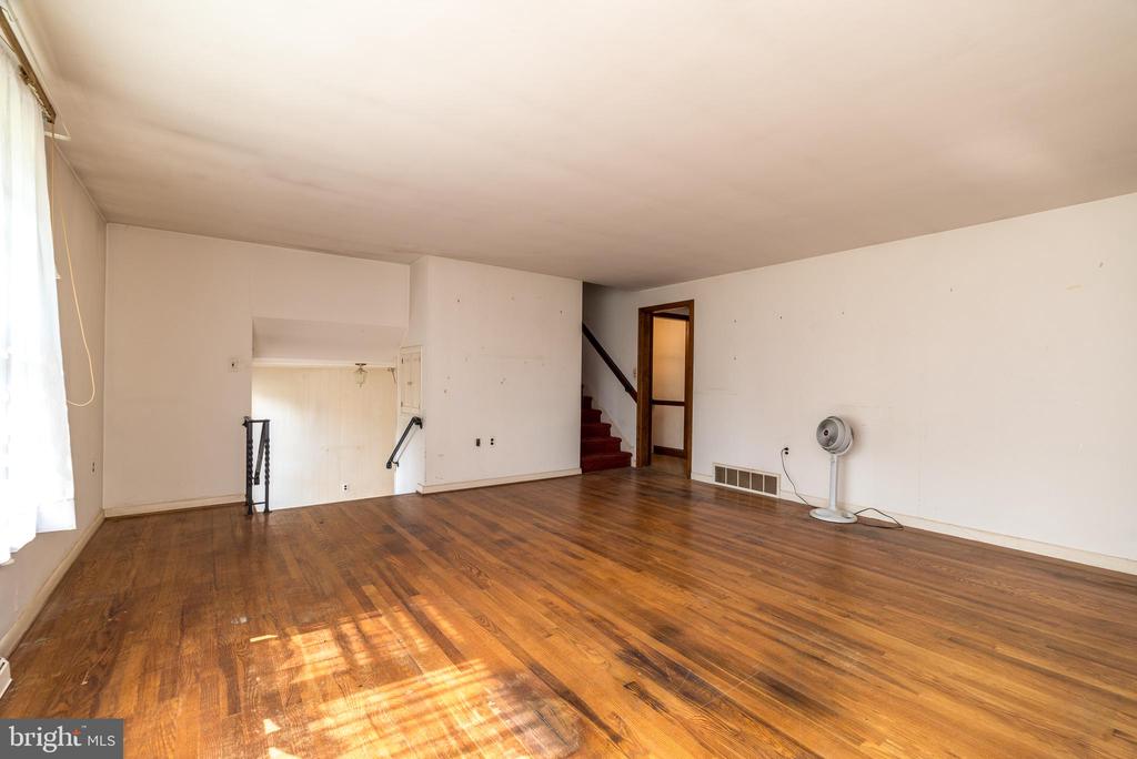 937 General Nash Dr