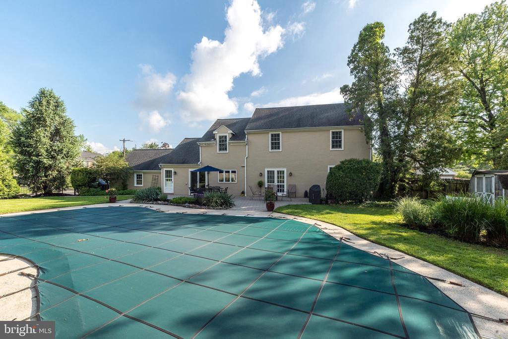 1212 Wallace Dr
