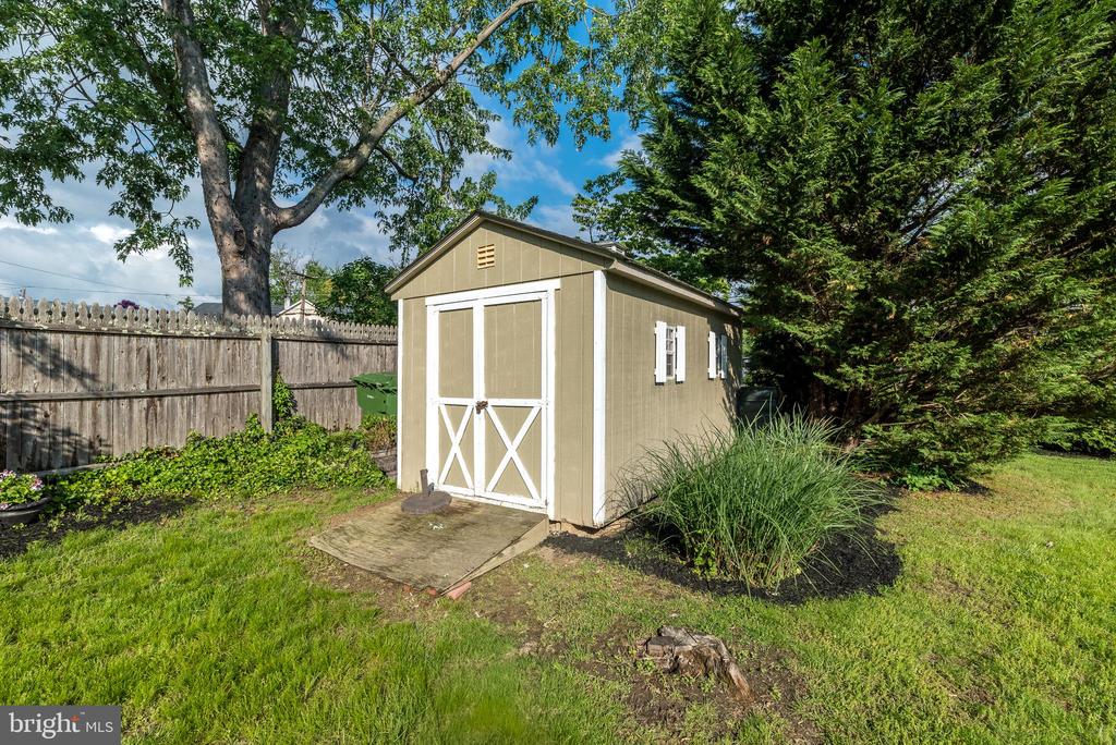 1212 Wallace Dr