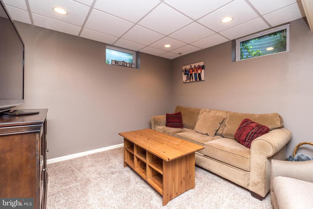 1212 Wallace Dr