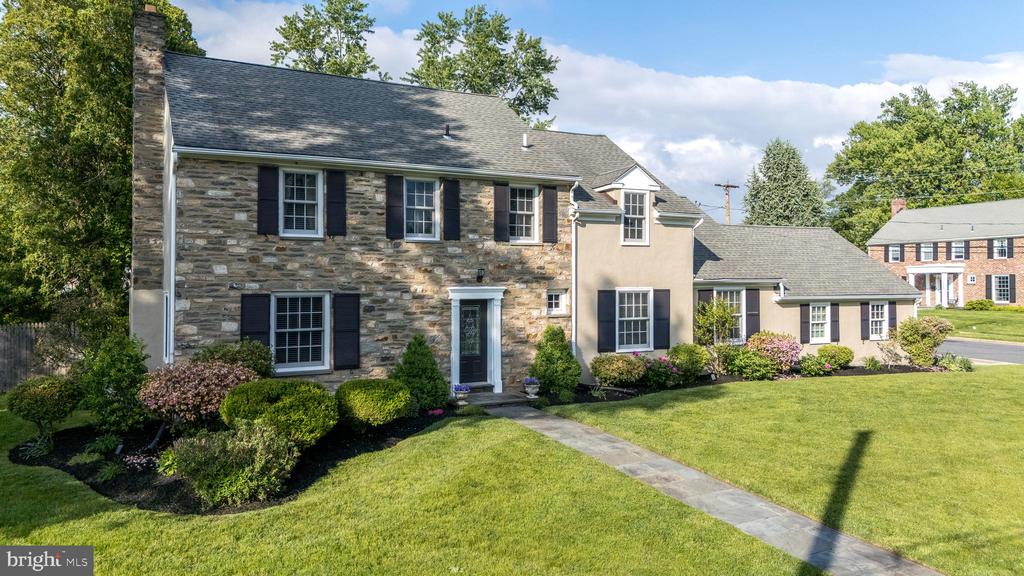 1212 Wallace Dr