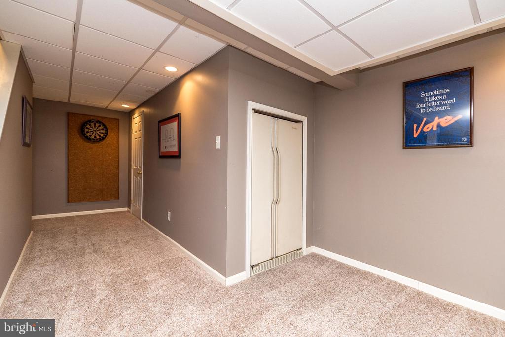1212 Wallace Dr
