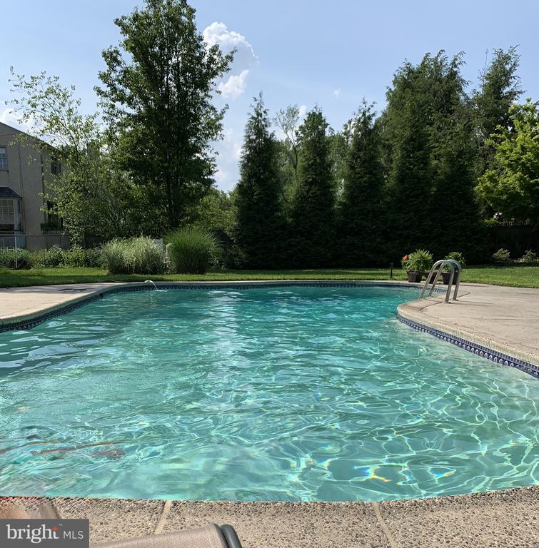 1212 Wallace Dr