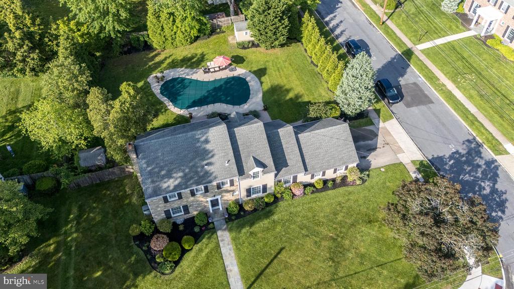 1212 Wallace Dr