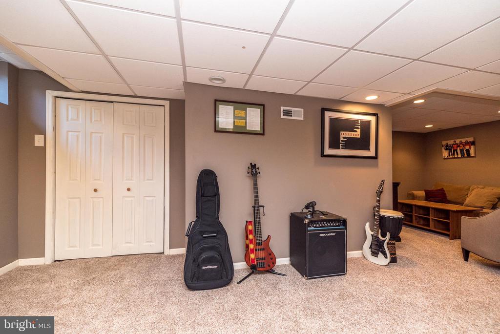1212 Wallace Dr