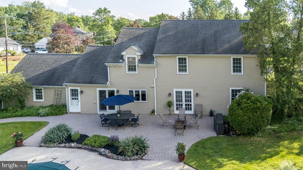 1212 Wallace Dr