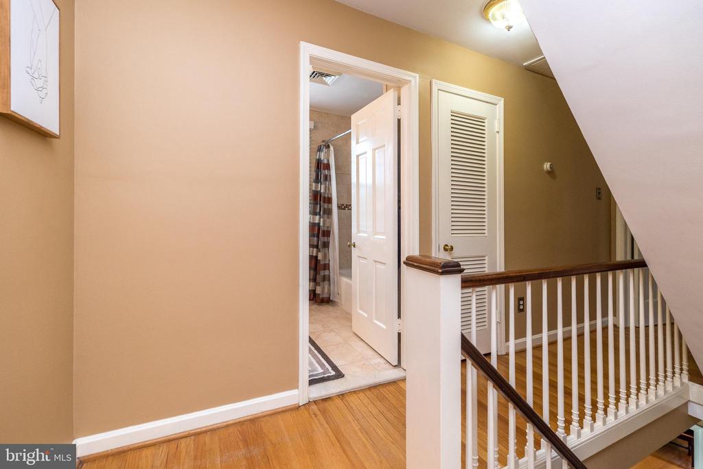 1212 Wallace Dr
