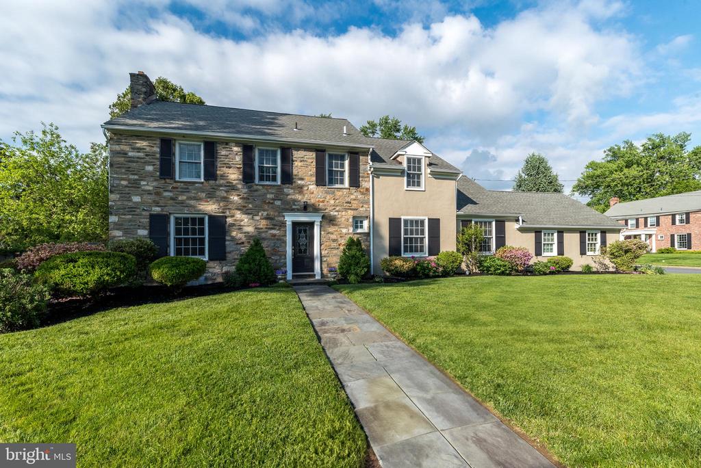 1212 Wallace Dr