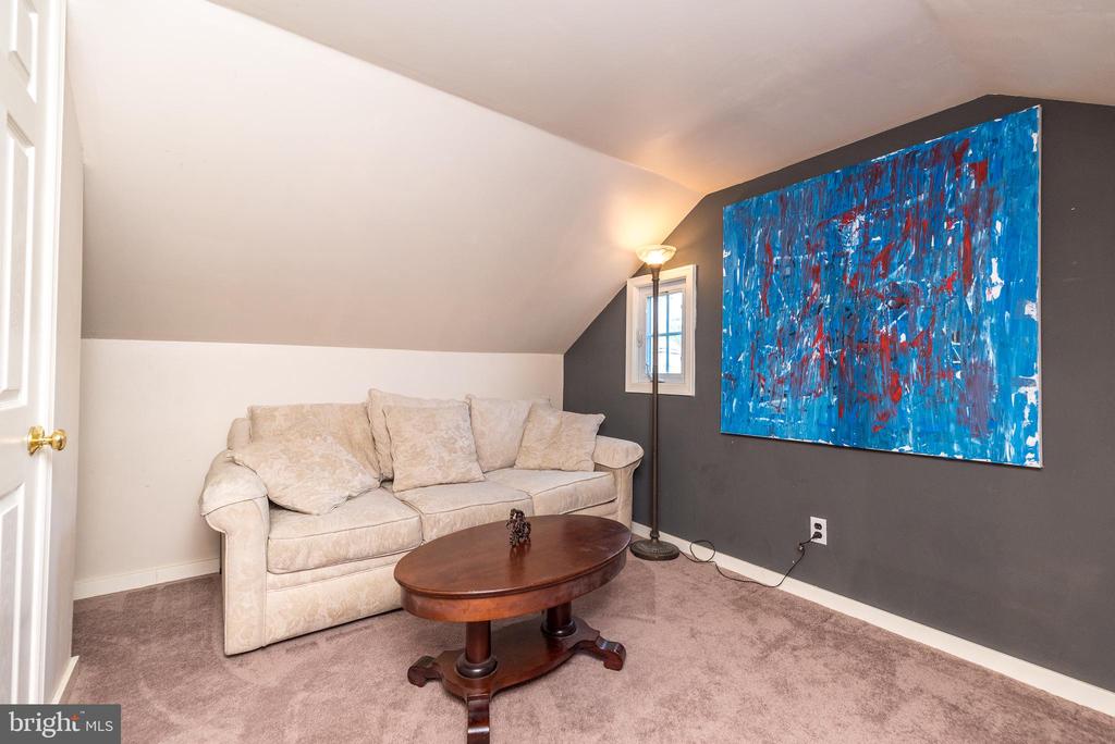 1212 Wallace Dr