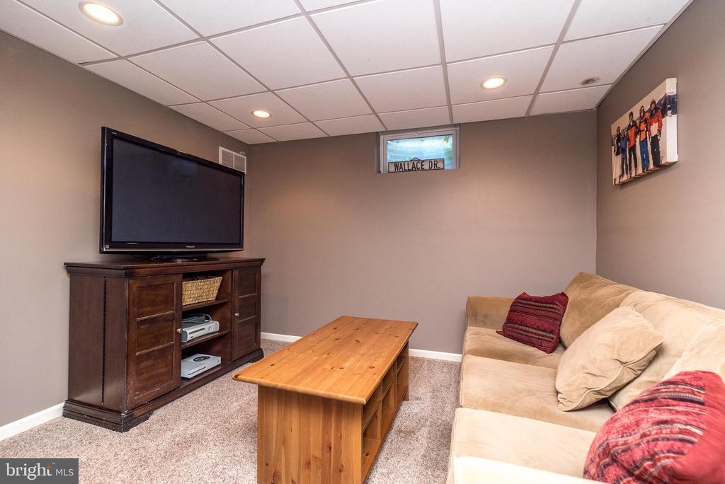 1212 Wallace Dr