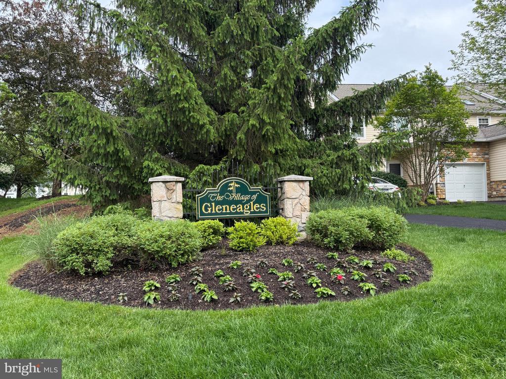 128 GLENEAGLES DR
