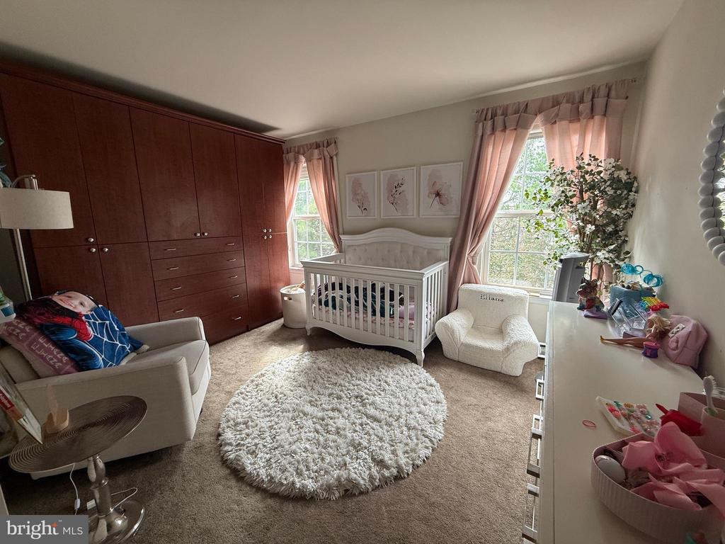 128 GLENEAGLES DR