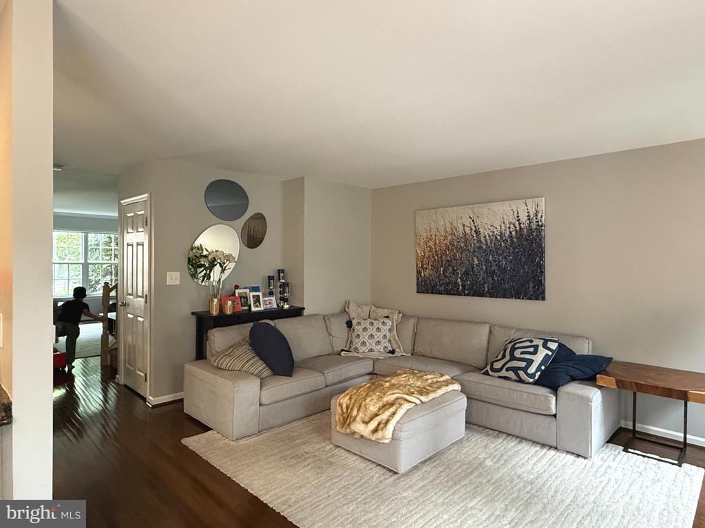 128 GLENEAGLES DR