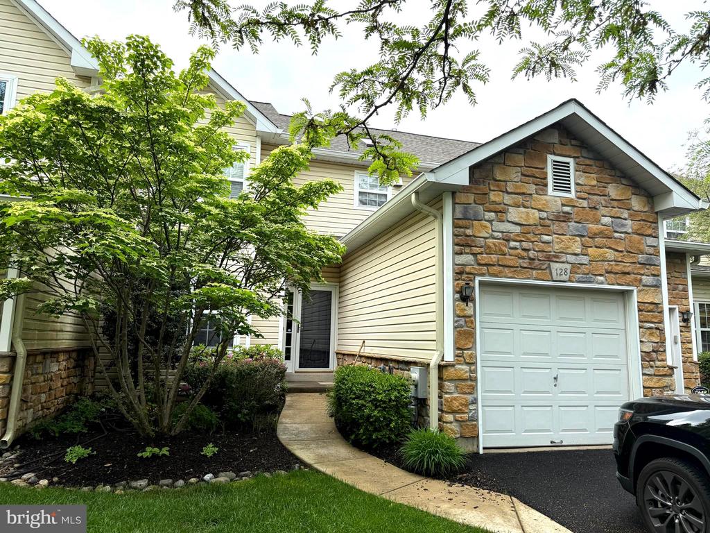 128 GLENEAGLES DR