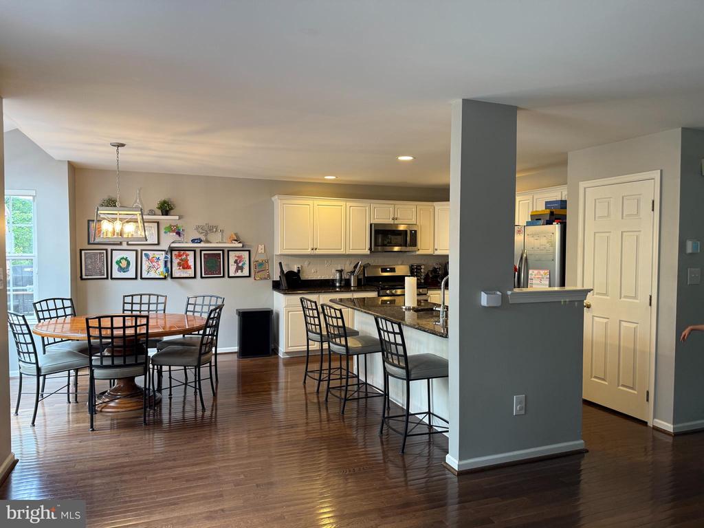 128 GLENEAGLES DR