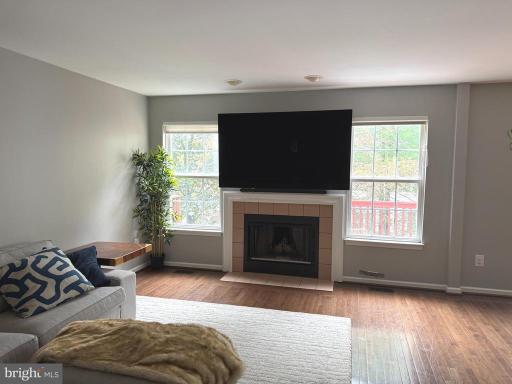 128 GLENEAGLES DR