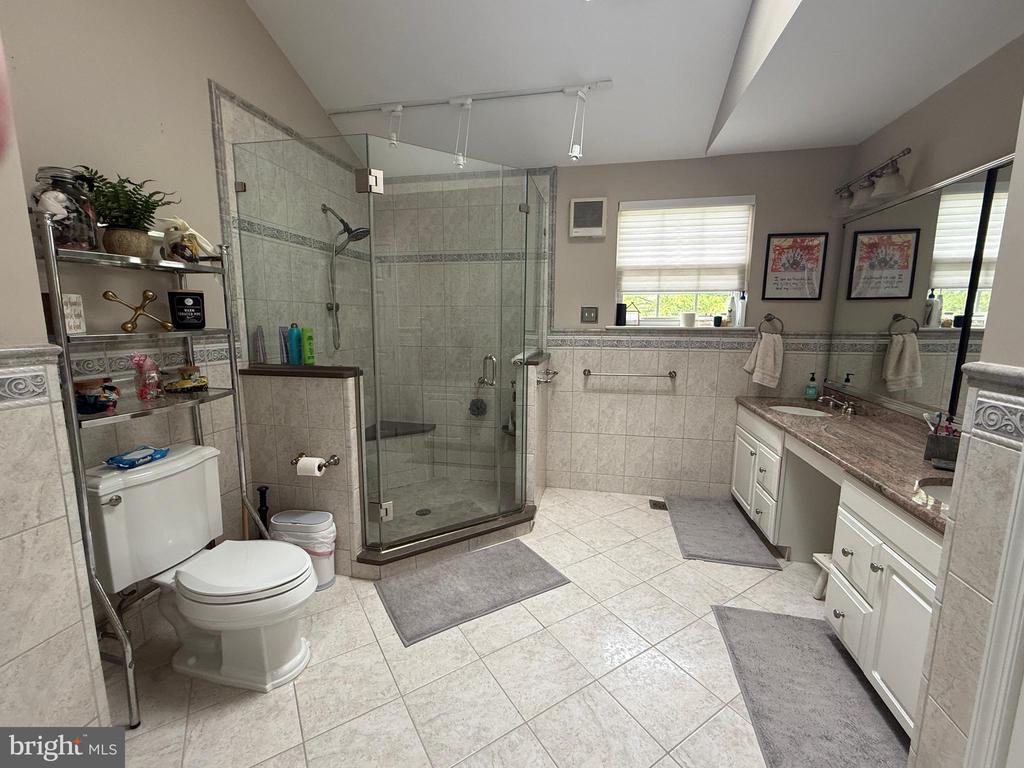 128 GLENEAGLES DR