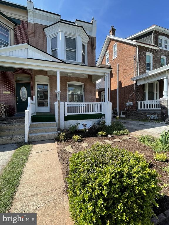 327 SPRING ST
