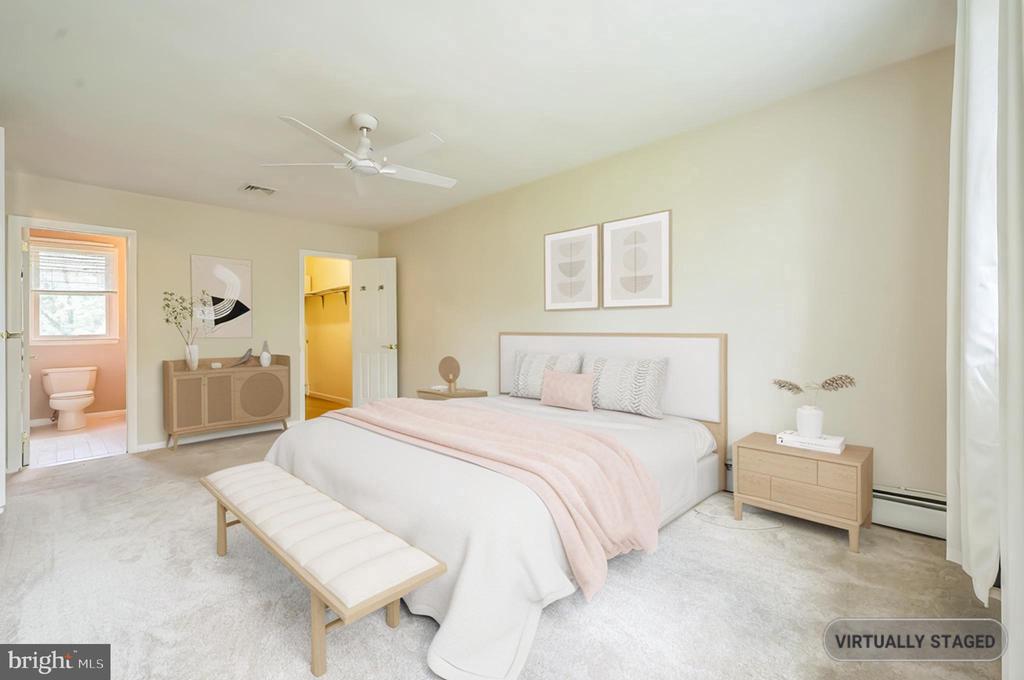 102 Meadowood Dr
