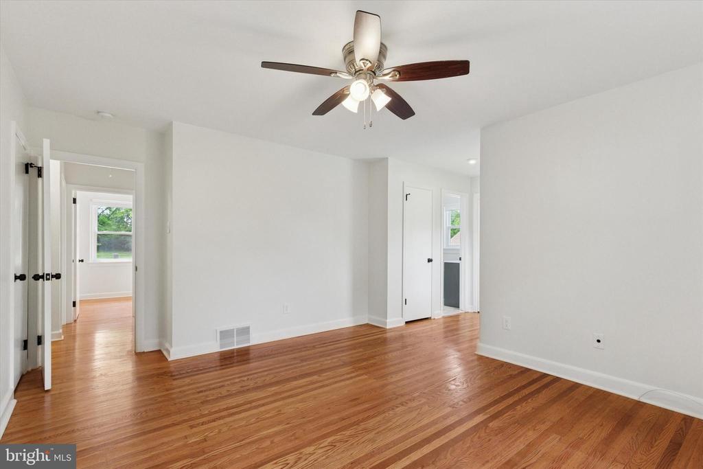 405 CEDAR HILL RD