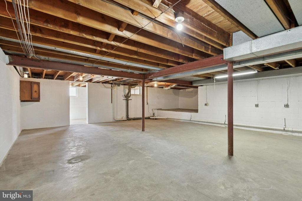 405 CEDAR HILL RD
