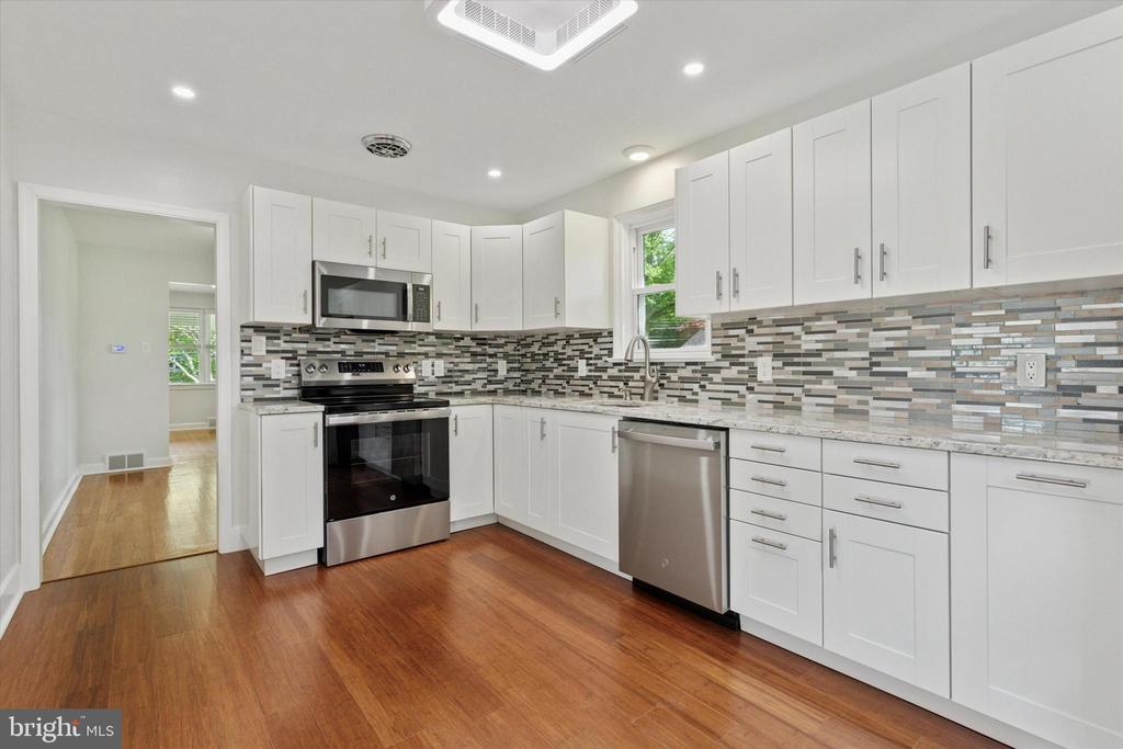 405 CEDAR HILL RD