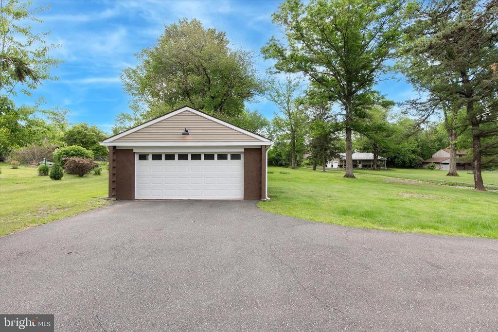 405 CEDAR HILL RD