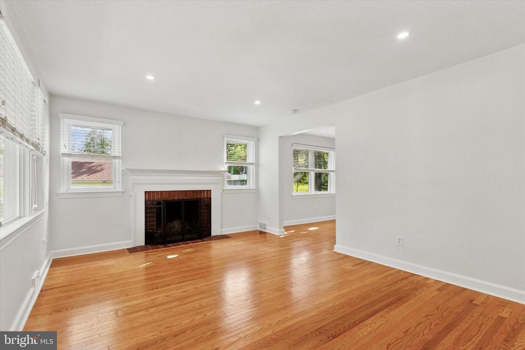 405 CEDAR HILL RD