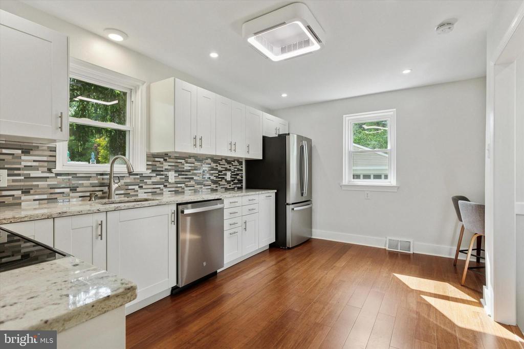 405 CEDAR HILL RD