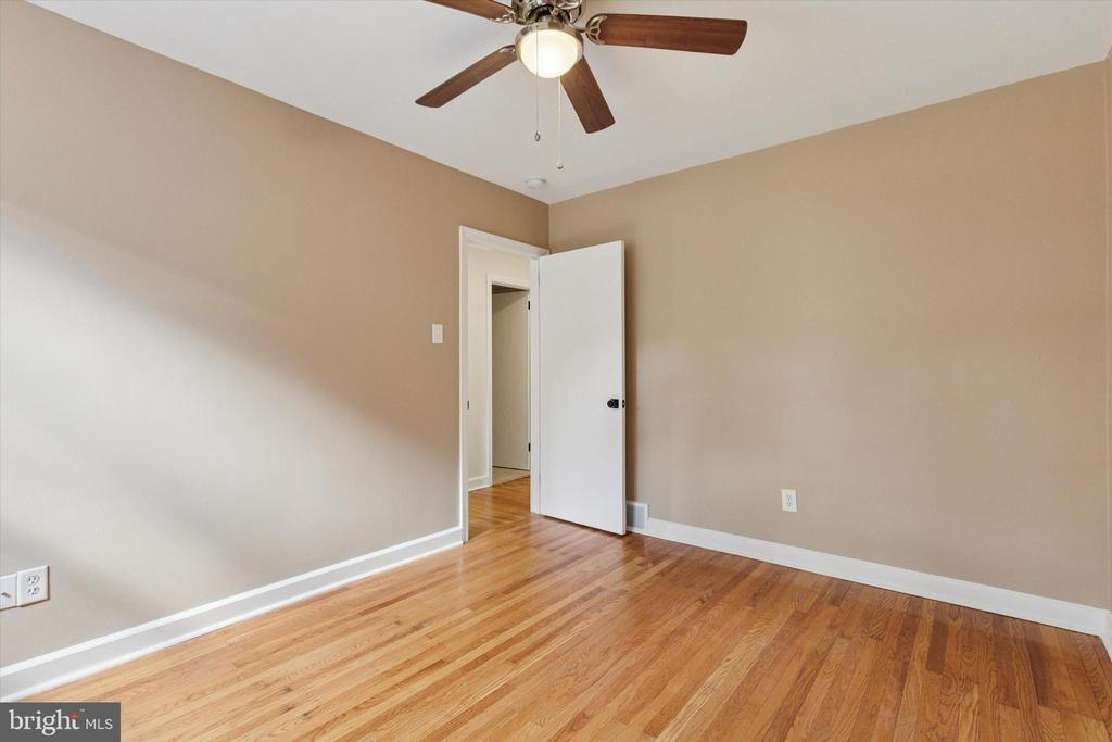 405 CEDAR HILL RD