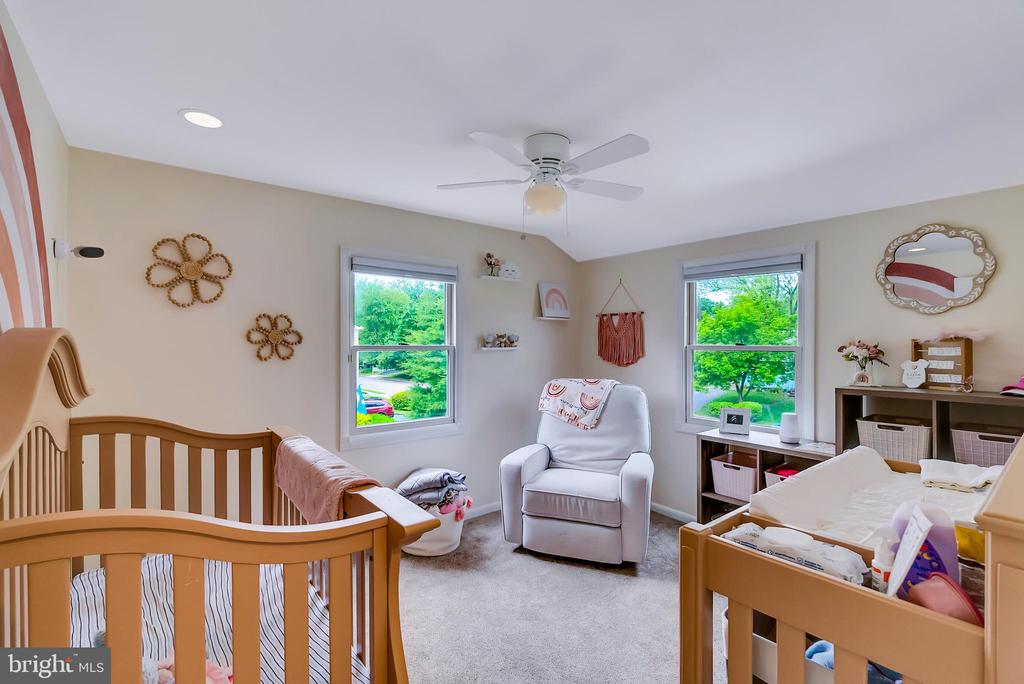 142 Colonial Dr