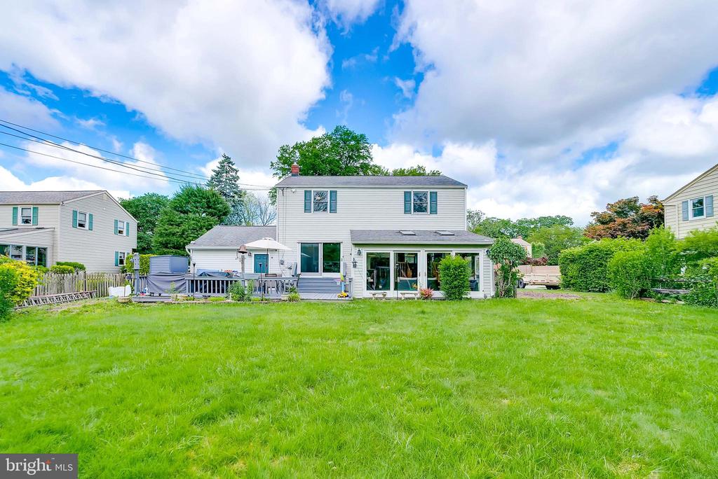 142 Colonial Dr