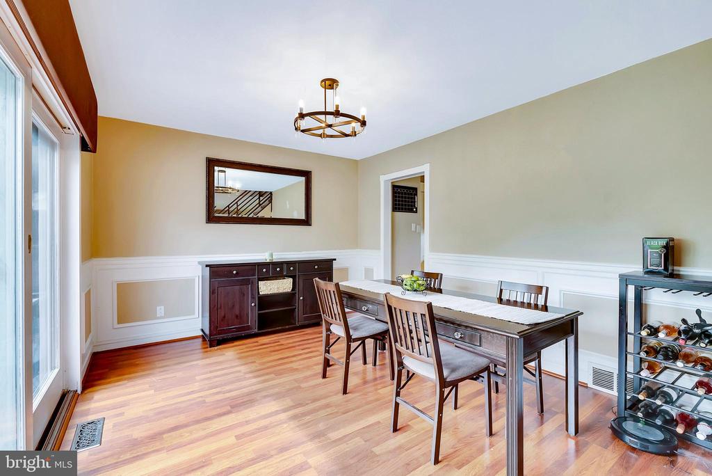 142 Colonial Dr