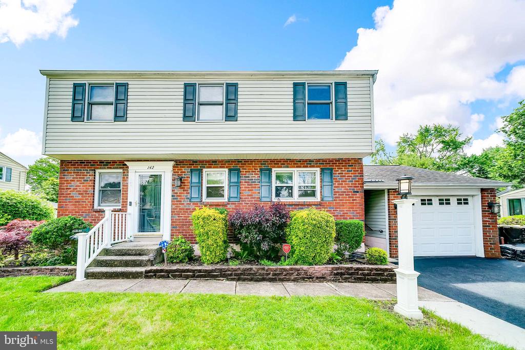 142 Colonial Dr